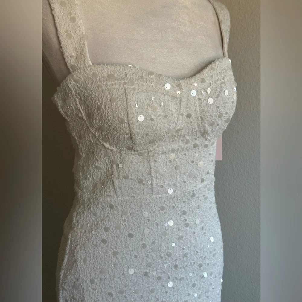 City Studio Juniors' Sequin Boucle Sleeveless Bodycon White Dress - Picture 8 of 8